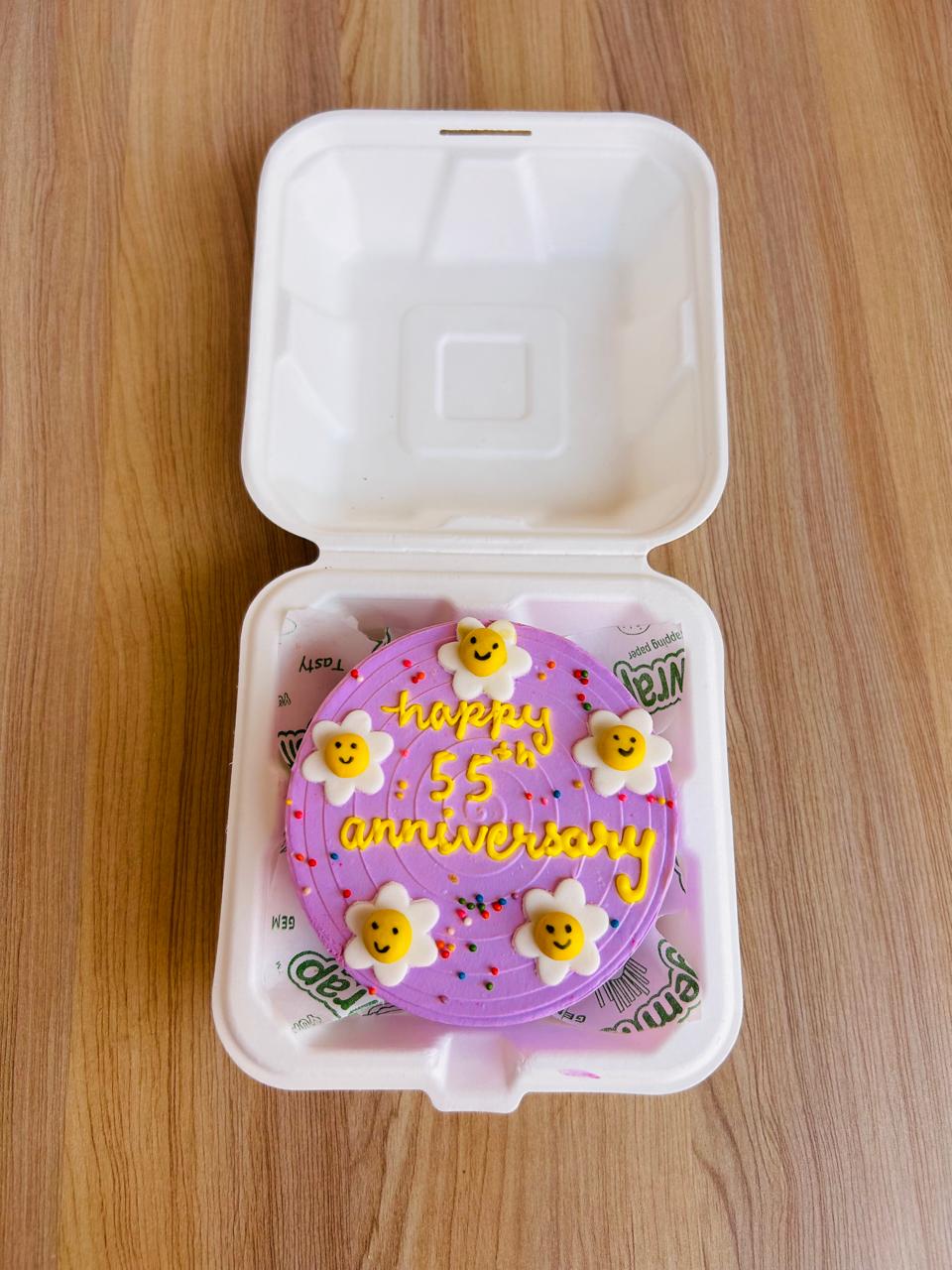 Smiley Daisy Bento Cake