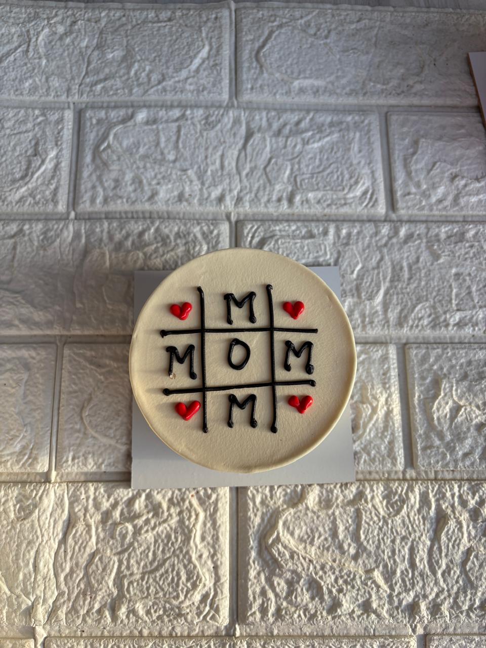 MOM Tic-Tac-Toe Bento Cake