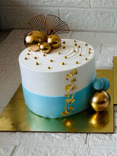 Ocean Blue Luxe Cake