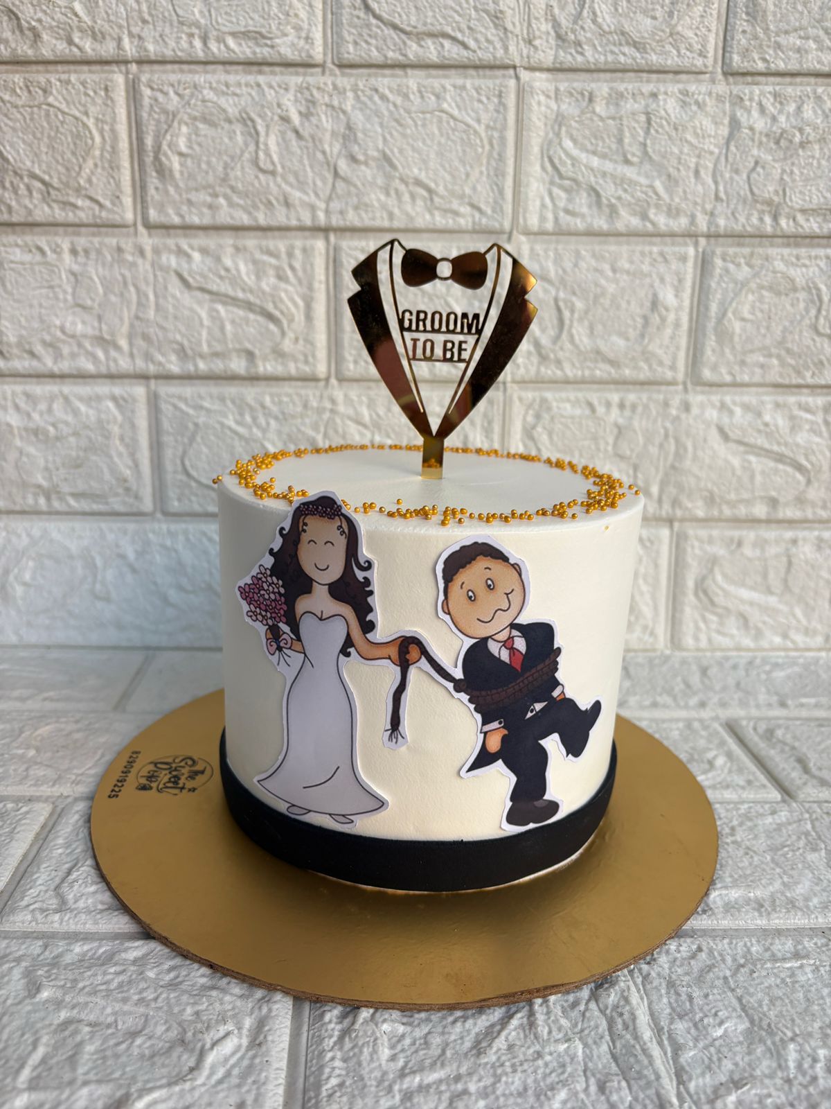 Bride & Groom Cartoon Wedding Cake