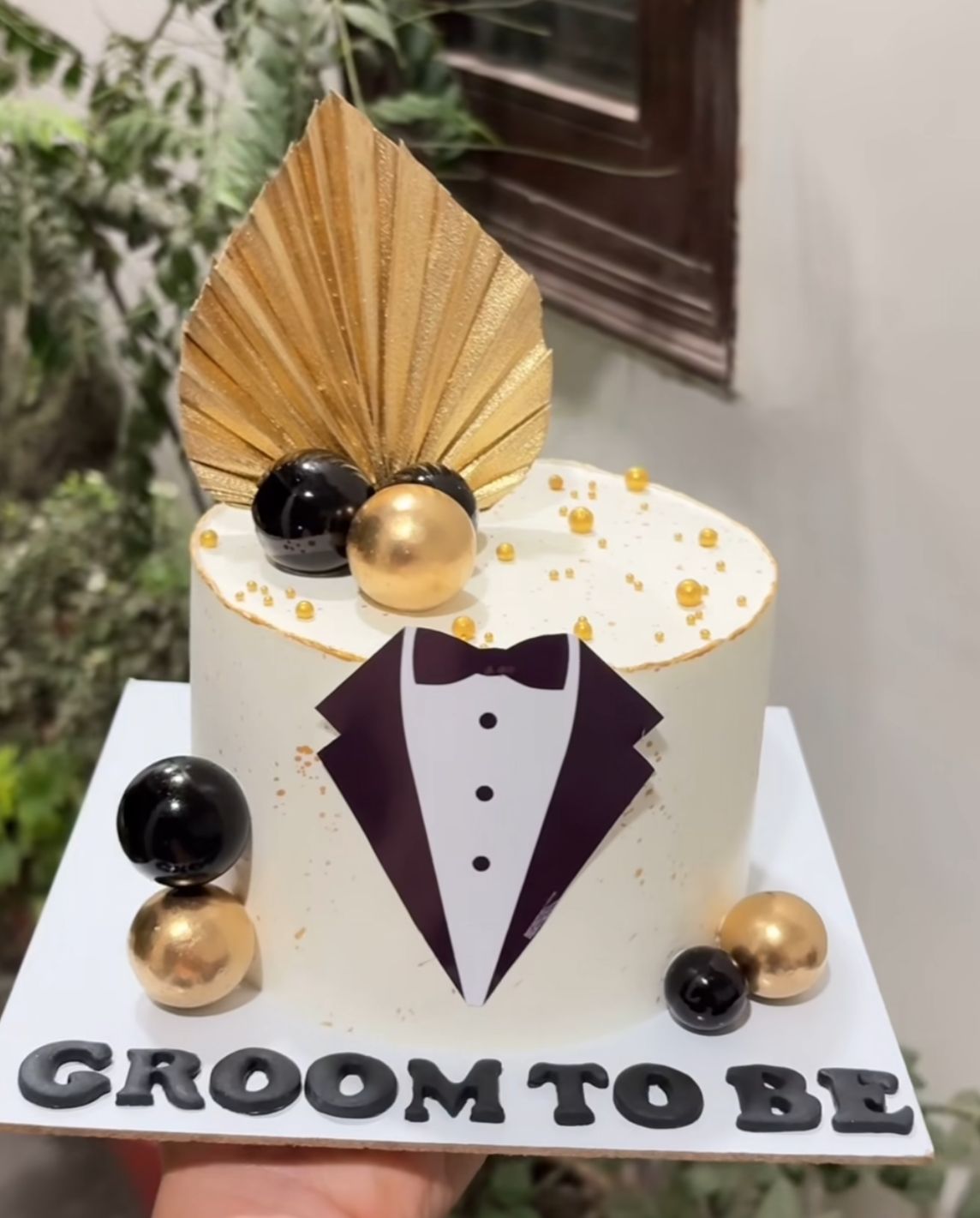Luxury Black & Gold Groom Cake