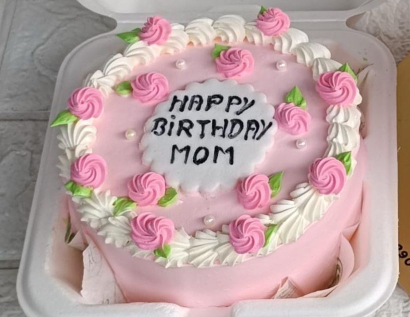 Elegant Pink Mom Birthday Cake