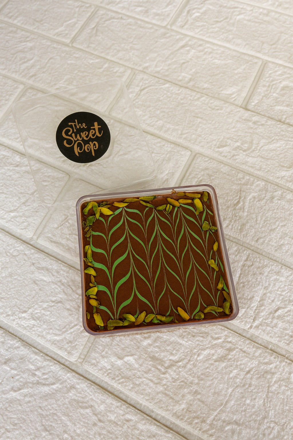 Dubai Pistachio Kunafa Brownie Tub